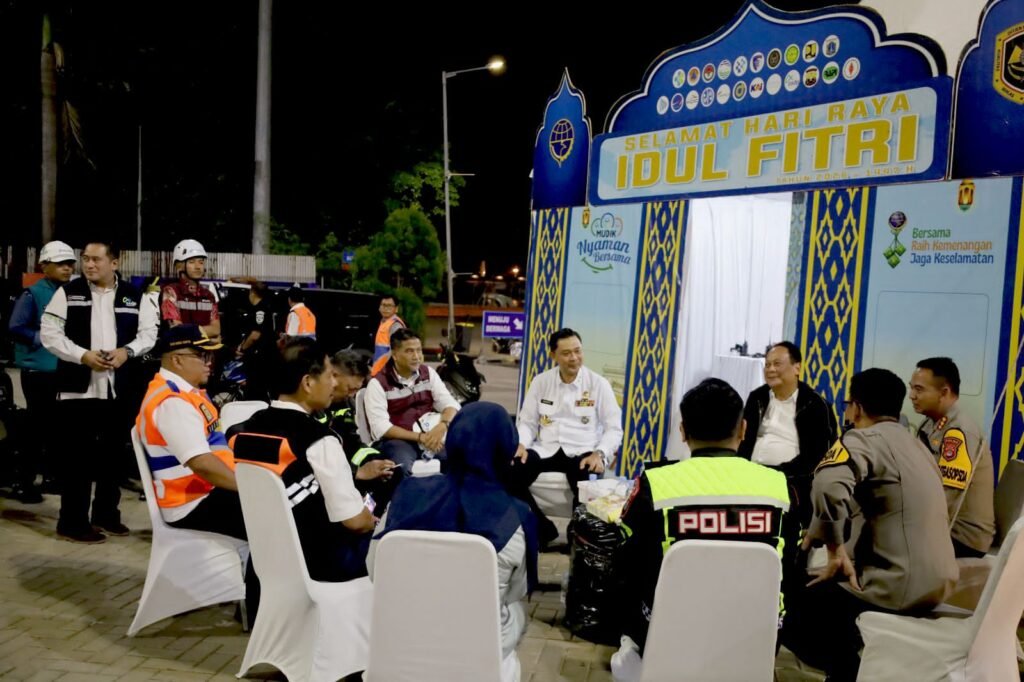 Wakil Menteri Perhubungan (Wamenhub) Republik Indonesia, Suntana, meninjau pelaksanaan Angkutan Lebaran 2026 di Pelabuhan Ciwandan, Banten. FOTO: Budi05/portalbmi.id