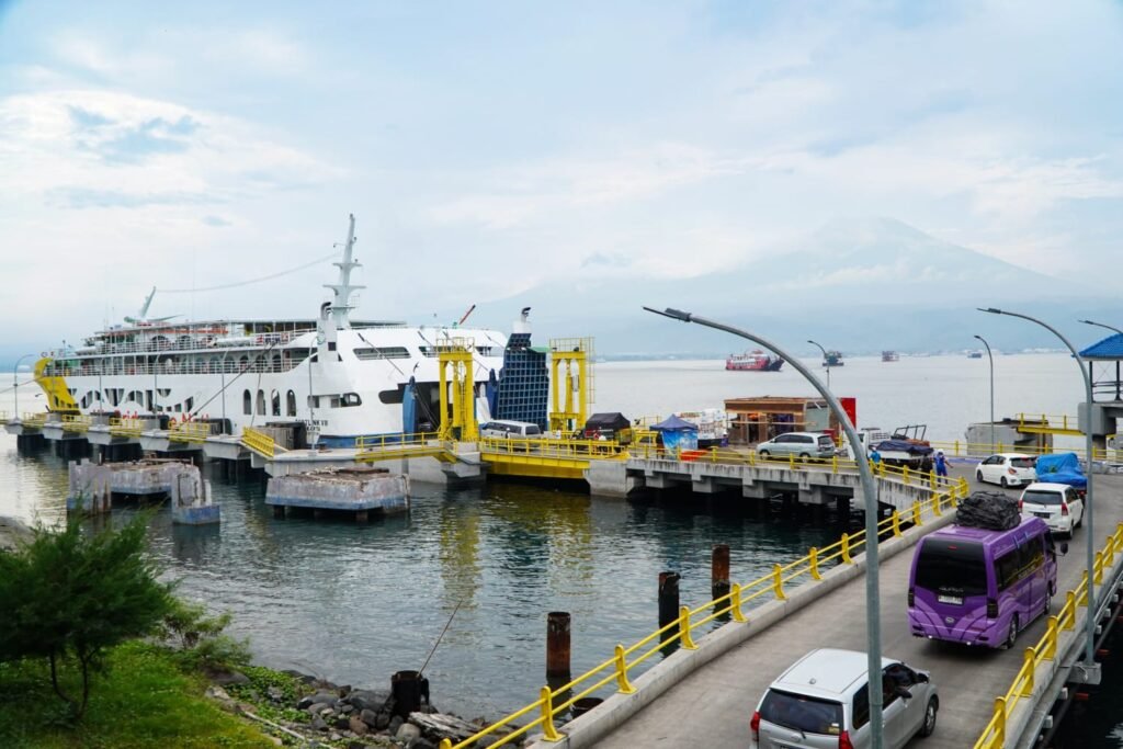 PT ASDP Indonesia Ferry (Persero) mengoptimalkan layanan penyeberangan di lintasan Ketapang–Gilimanuk seiring meningkatnya mobilitas masyarakat menjelang Angkutan Lebaran, FOTO: ASDP