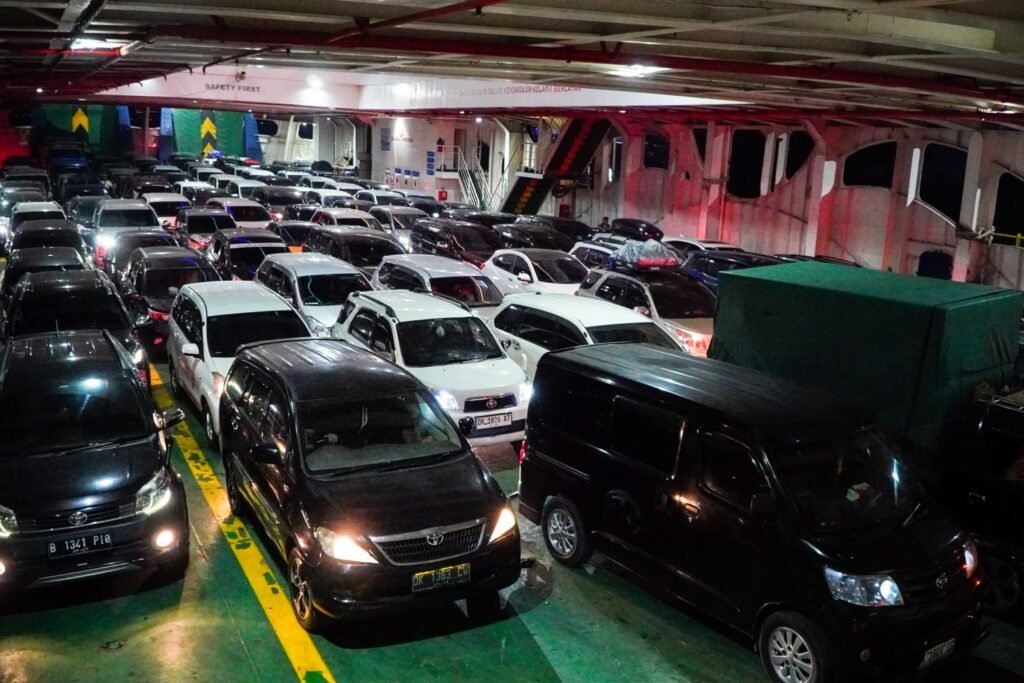 PT ASDP Indonesia Ferry (Persero) mengoptimalkan layanan penyeberangan di lintasan Ketapang–Gilimanuk seiring meningkatnya mobilitas masyarakat menjelang Angkutan Lebaran, FOTO: ASDP