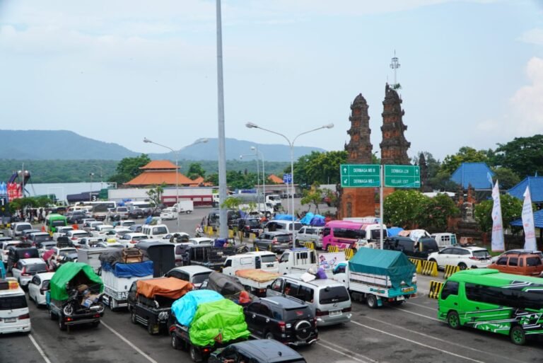 PT ASDP Indonesia Ferry (Persero) mengoptimalkan layanan penyeberangan di lintasan Ketapang–Gilimanuk seiring meningkatnya mobilitas masyarakat menjelang Angkutan Lebaran, FOTO: ASDP