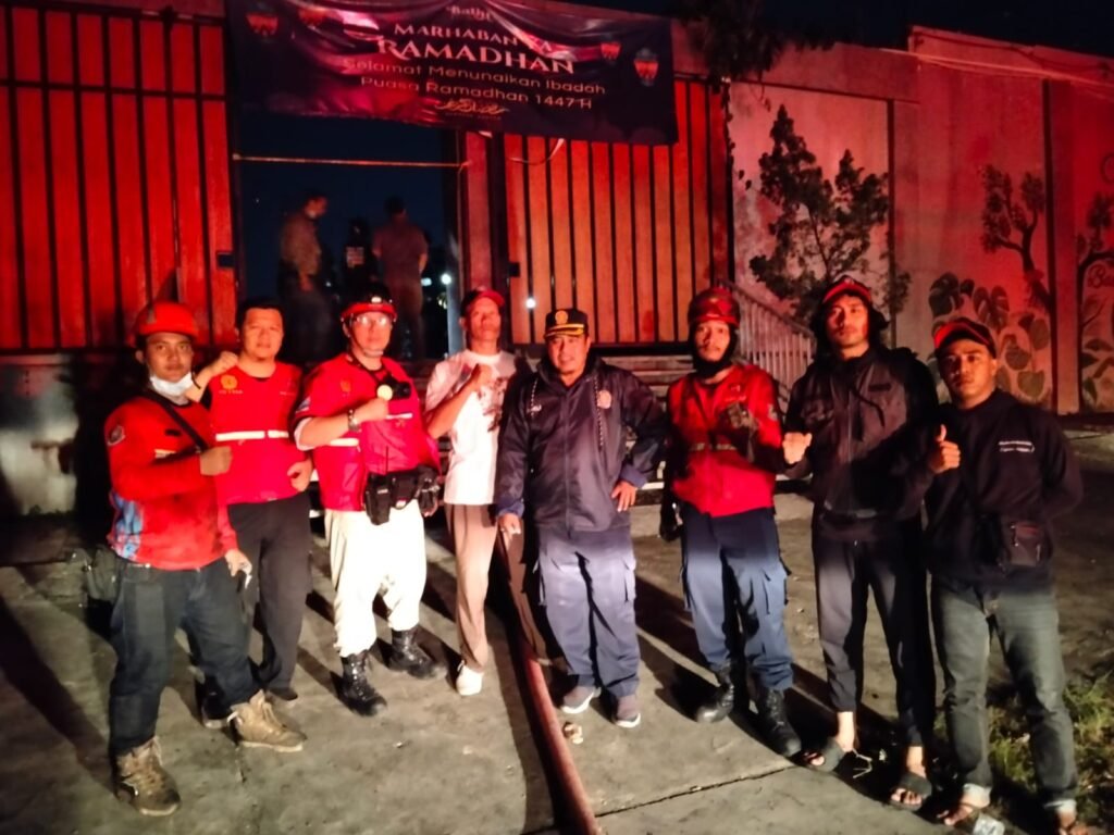 Kebakaran menghanguskan  Restoran Bali House di Jalan Raya Buaran, Serpong, Tangerang Selatan pada Selasa (17/3) malam. FOTO: Deni02/portalbmi.id