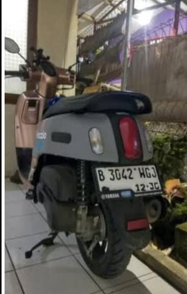 Motor Yamaha Fazzio Hybrid miliknya dilaporkan dibawa kabur oleh seorang pria berinisial TP (Teguh Prasetyo).