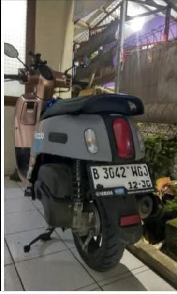 Motor Yamaha Fazzio Hybrid miliknya dilaporkan dibawa kabur oleh seorang pria berinisial TP (Teguh Prasetyo).