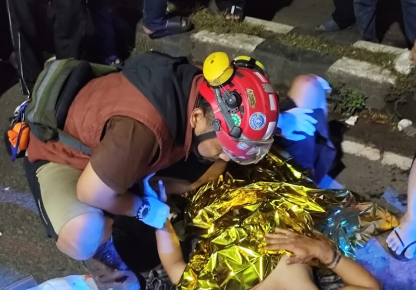 Kecelakaan tunggal menimpa seorang pria pengendara sepeda motor di kawasan Larangan, Ciledug, pada Selasa (24/3) dini hari. FOTO: Henny06/portalbmi.id