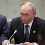 Presiden Rusia Vladimir Putin menghadiri KTT Organisasi Kerja Sama Shanghai (SCO) di Tianjin, China, Senin (1/9/2025). Foto: Alexander KAZAKOV / POOL / AFP