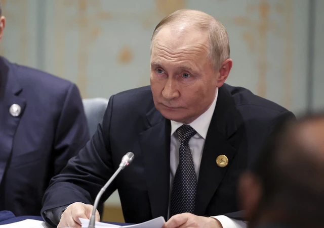 Presiden Rusia Vladimir Putin menghadiri KTT Organisasi Kerja Sama Shanghai (SCO) di Tianjin, China, Senin (1/9/2025). Foto: Alexander KAZAKOV / POOL / AFP