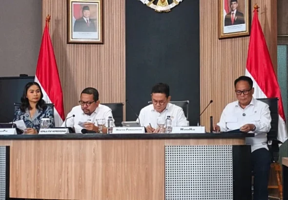 Konferensi Pers KSP M.Qodari, Mendag Budi Santoso, Wamenhub Suntana, Wamenpar Ni Luh Puspa di KSP, Kompleks Istana Kepresidenan, Jakarta Pusat, Rabu (1/4/2026).