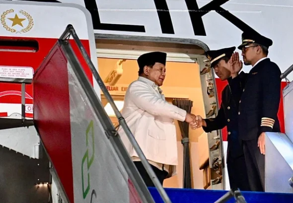 Presiden Prabowo Subianto tiba di Tanah Air usai merampungkan kunjungan ke dua negara, Jepang dan Republik Korea, Rabu (1/4/2026). Foto: Cahyo/BPMI Setpres