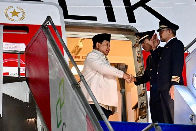Presiden Prabowo Subianto tiba di Tanah Air usai merampungkan kunjungan ke dua negara, Jepang dan Republik Korea, Rabu (1/4/2026). Foto: Cahyo/BPMI Setpres