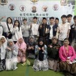 Kang Bae (memakai peci di barisan belakang) berfoto bersama para mahasiswa Taiwan jurusan kedokteran yang berkunjung ke PCINU. (Sumber Foto : CNA)