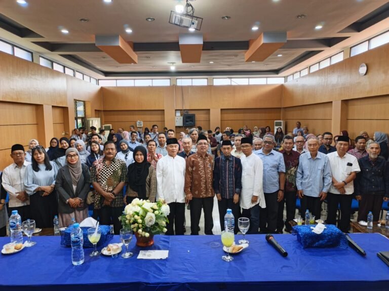 Halal Bihalal dan syukuran keluarga besar Fakultas Ilmu Sosial dan Ilmu Politik Universitas Tanjungpura. FOTO: Firdaus06/portalbmi.id
