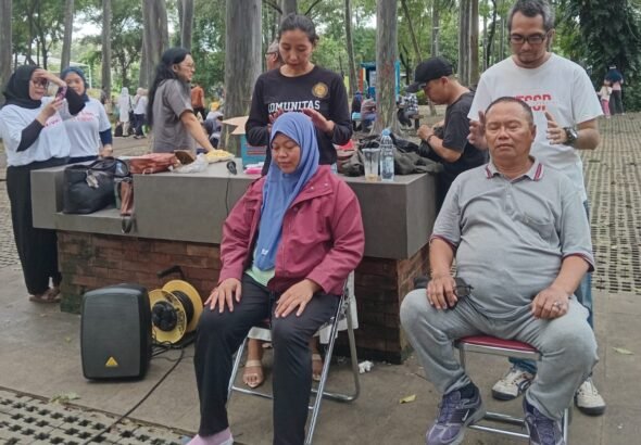 Wadah Tempa Spiritual Sukma Pyrous (WTSSP) dan Komunitas Asem Baris bersama-sama menggelar kegiatan bakti sosial berupa pengobatan gratis. FOTO: Allung06/portalbmi.id