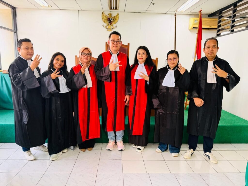 Mahasiswa berperan sebagai majelis hakim, kuasa hukum penggugat, kuasa hukum tergugat, hingga saksi. FOTO: Ayu05/portalbmi.id