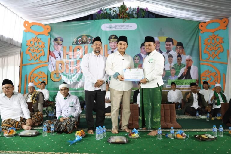 Wagub Dimyati saat menghadiri acara Halal Bihalal Pengurus Wilayah Nahdlatul Ulama (PWNU) Provinsi Banten. FOTO: Setda Provinsi Banten