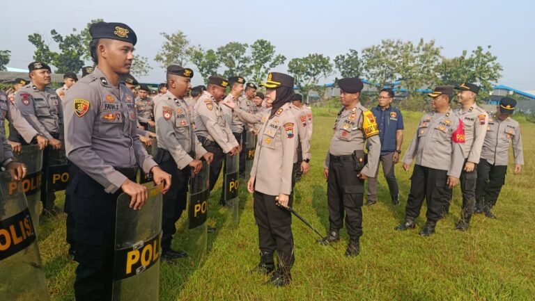 Polres Purbalingga terus meningkatkan kemampuan personel dengan menggelar pelatihan pengendalian massa (Dalmas). FOTO: Imam07/portalbmi.d