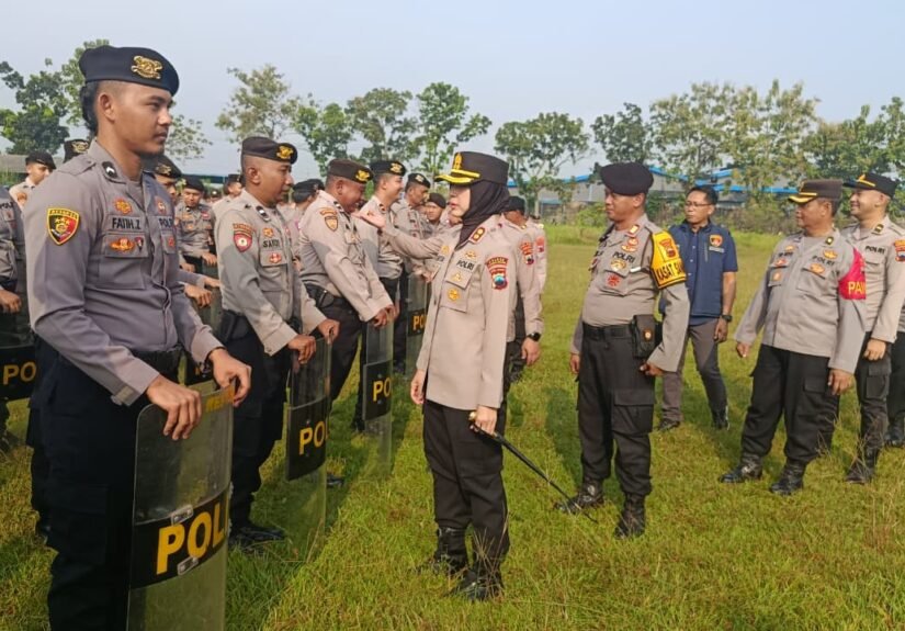 Polres Purbalingga terus meningkatkan kemampuan personel dengan menggelar pelatihan pengendalian massa (Dalmas). FOTO: Imam07/portalbmi.d