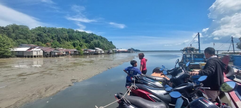 Kondisi Pelabuhan Tanjung Batu di Kecamatan Pemangkat, Kabupaten Sambas, kini kian memprihatinkan. FOTO: Aef05/portalbmi.id