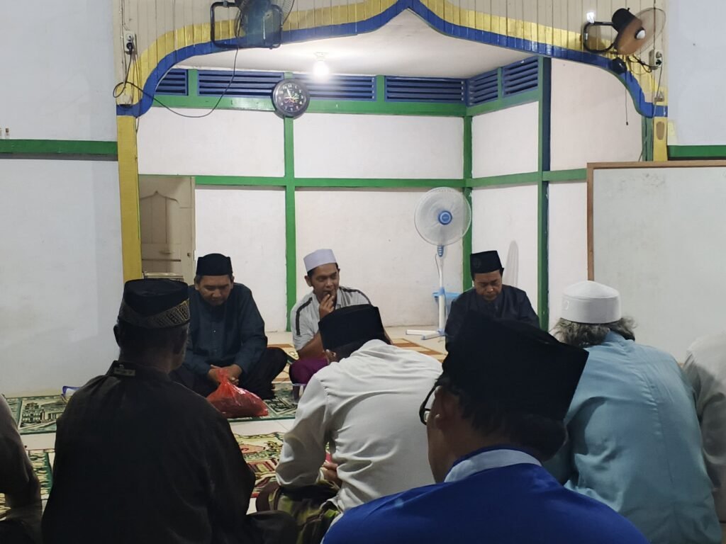 Syeikh Jayadi M. Zaini selaku Mursyid Tarekat Qadiriyah wa Naqsabandiyah (TQN) Khatibiyah Sambas. FOTO: Firdaus06/portalbmi.id