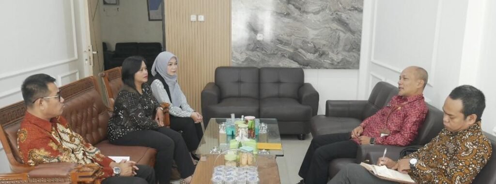 KPID bersama BPBD jalin kerjasama dalam  penguatan kualitas dan jangkauan penyiaran di kawasan perbatasan. FOTO: Aep05/portalbmi.id