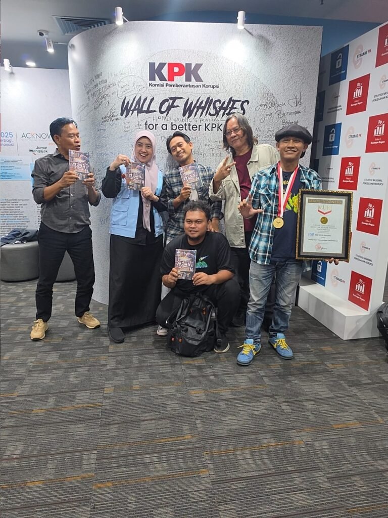 Sebanyak 1.581 karya cerpen bertema antikorupsi berhasil dihimpun dan mengantarkan antologi tersebut meraih Rekor Museum Rekor-Dunia Indonesia (MURI). FOTO: portalbmi.id