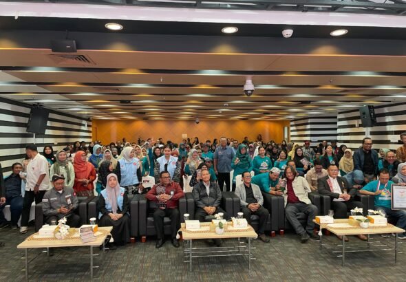 Sebanyak 1.581 karya cerpen bertema antikorupsi berhasil dihimpun dan mengantarkan antologi tersebut meraih Rekor Museum Rekor-Dunia Indonesia (MURI). FOTO: portalbmi.id