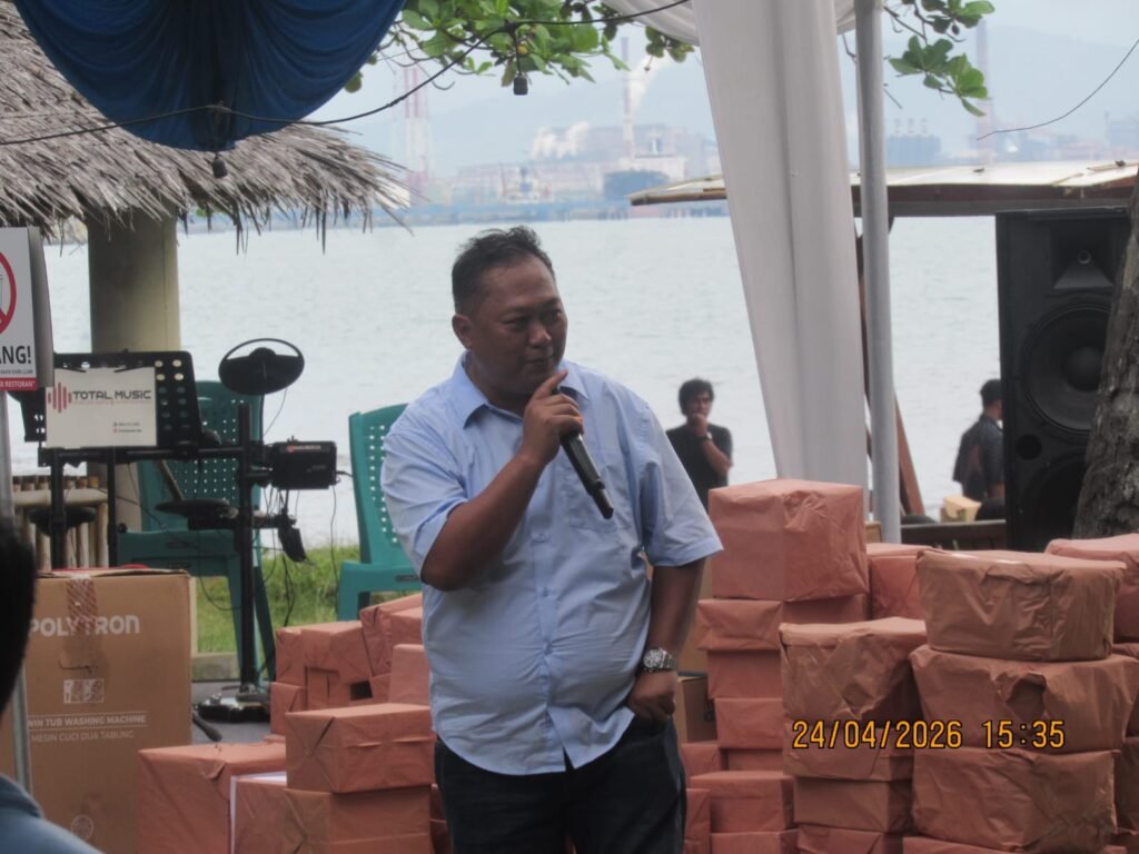 Kepala Cabang PT Surya Timur Line Merak–Bakauheni, Erwin Risahondua hadir dalam acara halal bihalal. FOTO: Budi05/portalbmi.id