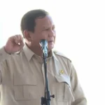 Presiden Prabowo Subianto berbicara di hadapan warga Kampung Nelayan, Desa Leato Selatan, Gorontalo pada Sabtu (9/5/2026). Foto: YouTube/ Sekretariat Presiden
