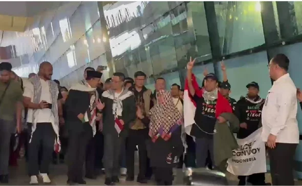WNI yang Ditahan Israel tiba di Soekarno Hatta disambut Menlu Sugiono, Minggu (24/5) dok. Jeni Ritanti/kumparan