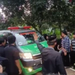 Kedatangan jenazah satu keluarga yang meninggal dunia saat camping di Temanggung, di Desa Kebumen, Kecamatan Banyibiru, Kabupaten Semarang. Foto: Dok. Istimewa