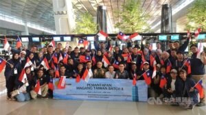 Keberangkatan 50 peserta program magang petani muda Taiwan angkatan kedelapan dari Bandara Internasional Soekarno-Hatta, Senin. (Sumber Foto : CNA, 4 Mei 2026)