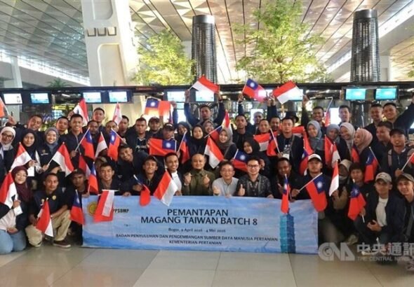 Keberangkatan 50 peserta program magang petani muda Taiwan angkatan kedelapan dari Bandara Internasional Soekarno-Hatta, Senin. (Sumber Foto : CNA, 4 Mei 2026)