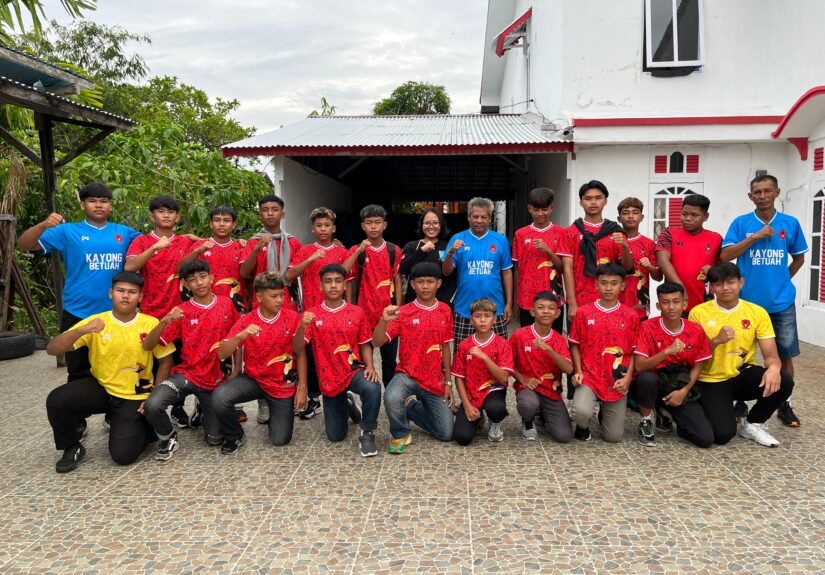 Ir. Laurensius Sikat Gudag, M.Si, yang saat ini menjabat sebagai Ketua Harian Persikat Ketapang dan manager tim mandau putra. FOTO: Firdaus06/portalbmi.id