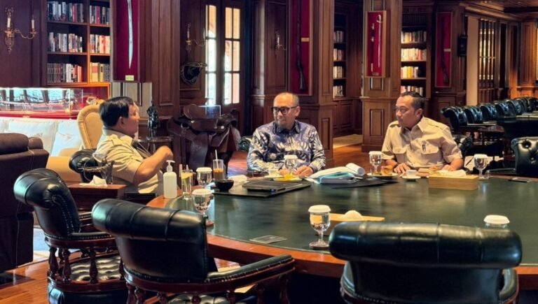 Presiden Prabowo Subianto menerima sejumlah tokoh pada Minggu, 3 Mei 2026, di kediamannya di Hambalang, Kabupaten Bogor, Jawa Barat. Foto: BPMI Setpres