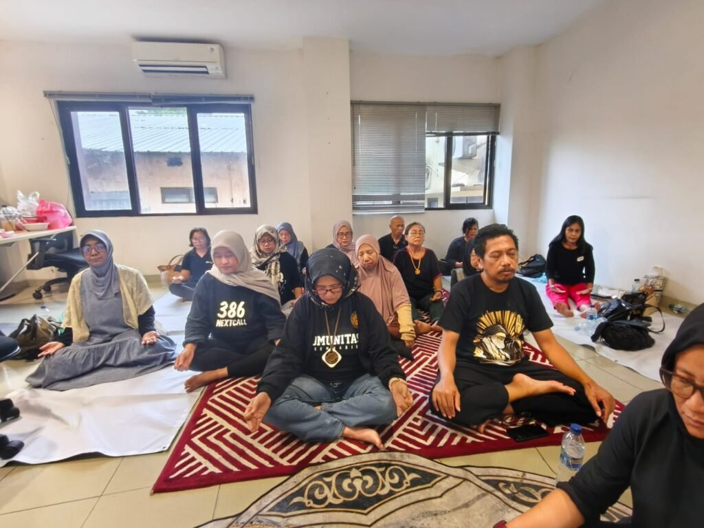 Komunitas Asem Baris menjadi saksi berlangsungnya kegiatan pelatihan pengobatan yang menarik perhatian banyak kalangan. FOTO: Allung06/portalbmi.id