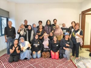 Komunitas Asem Baris menjadi saksi berlangsungnya kegiatan pelatihan pengobatan yang menarik perhatian banyak kalangan. FOTO: Allung06/portalbmi.id