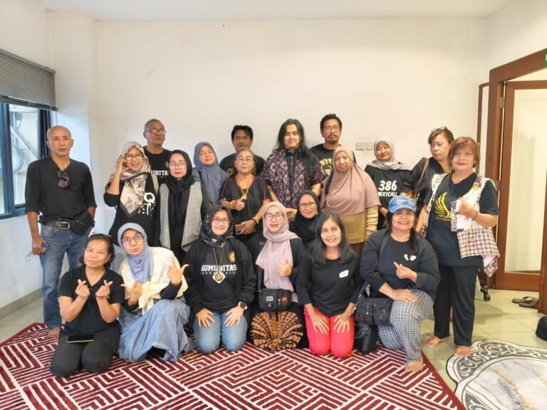 Komunitas Asem Baris menjadi saksi berlangsungnya kegiatan pelatihan pengobatan yang menarik perhatian banyak kalangan. FOTO: Allung06/portalbmi.id