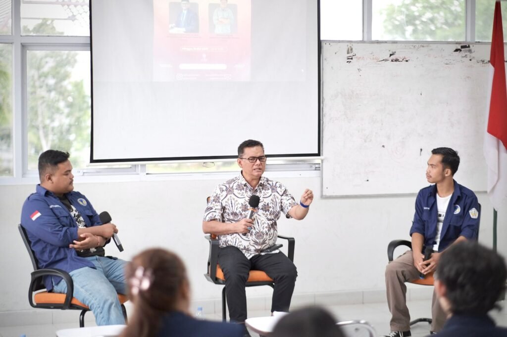 Zulfydar Zaidar Mochtar, S.E., M.M. selaku praktisi politik yang menjabat sebagai Ketua Fraksi Partai Amanat Nasional (PAN) di DPRD Provinsi Kalimantan Barat periode 2024–2029. FOTO: Aidel Pratama/PORTALBMI.ID