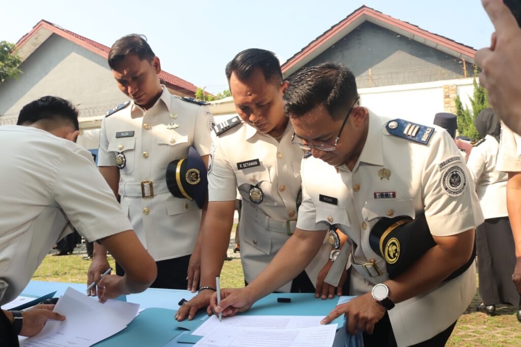 Pelantikan dan pengambilan sumpah jabatan kepada 6 (enam) orang pejabat manajerial di Lembaga Pemasyarakatan Kelas IIA Serang. FOTO: Achie06/PORTALBMI.ID