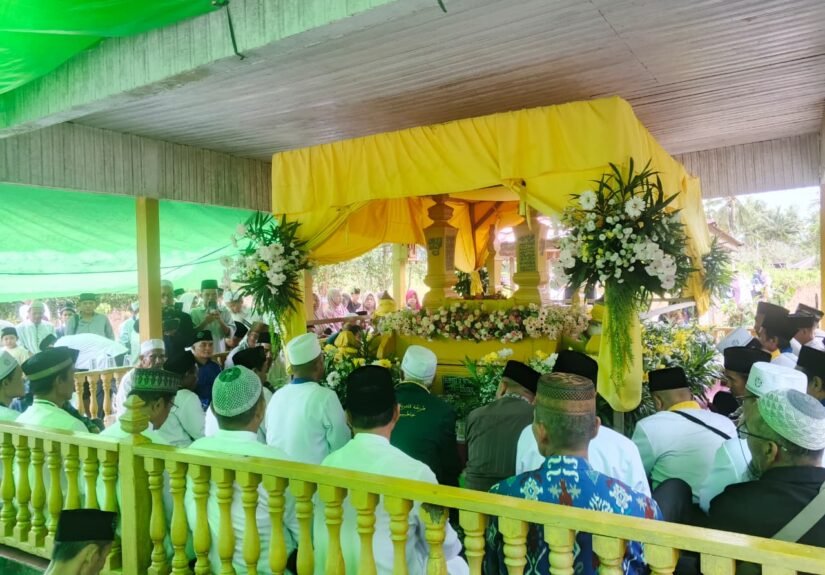 Haul Akbar Perdana Syekh Nurdin yang digelar di Masjid Jami’ Al-Falah, Desa Tekarang, Kabupaten Sambas. FOTO: Firdaus06/PORTALBMI.ID
