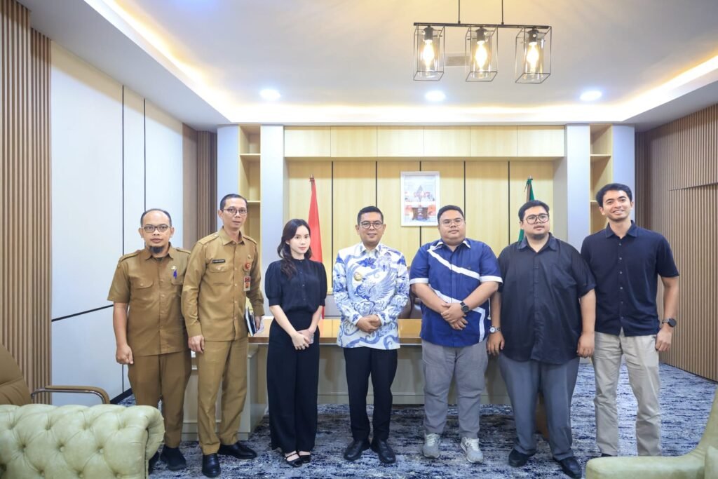 Tangsel Youth Football saat menerima audiensi VAR Media di Kantor Gubernur Banten eks Gedung Balai Latihan Kerja (BLK) Kota Tangerang Selatan, Selasa (19/5/2026). FOTO: Setda Banten/PORTALBMI.ID