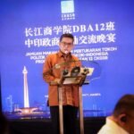 Forum yang mempertemukan tokoh politik dan pelaku usaha Indonesia–Tiongkok tersebut, Andra Soni menegaskan bahwa Pemprov Banten terbuka terhadap investasi. FOTO: Red-PBMI/Setda banten