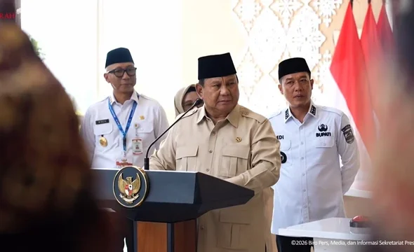 Presiden Republik Indonesia Prabowo Subianto tiba di Krui, Pesisie Barat, Lampung, Rabu (10/6/2026) untuk mersesmikan Rumah Sakit Umum Daerah (RSUD) KH. M. Thohir Krui. Foto: YouTube/ Sekretariat Presiden