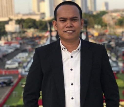 Bambang Hermansyah Alumni Magister Ilmu Politik Universitas Indonesia Dosen, Peneliti dan Sekretaris LPPM UIC Urrang Sambas