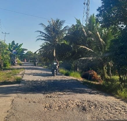 Akses penghubung antara Kecamatan Teluk Keramat (Sekura) dan Kecamatan Tebas via Sungai Baru kini menjadi sorotan tajam masyarakat. FOTO: Aef05/PORTALBMI.ID