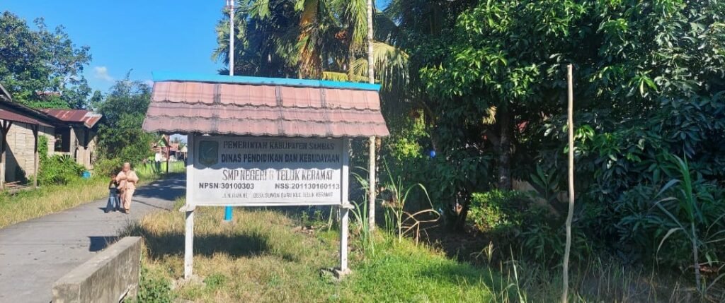 Akses penghubung antara Kecamatan Teluk Keramat (Sekura) dan Kecamatan Tebas via Sungai Baru kini menjadi sorotan tajam masyarakat. FOTO: Aef05/PORTALBMI.ID