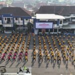 Polresta Cilacap menggelar olahraga bersama di Lapangan Apel Polresta Cilacap, Jumat (12/6/2026). FOTO: Humas Polresta Cilacap