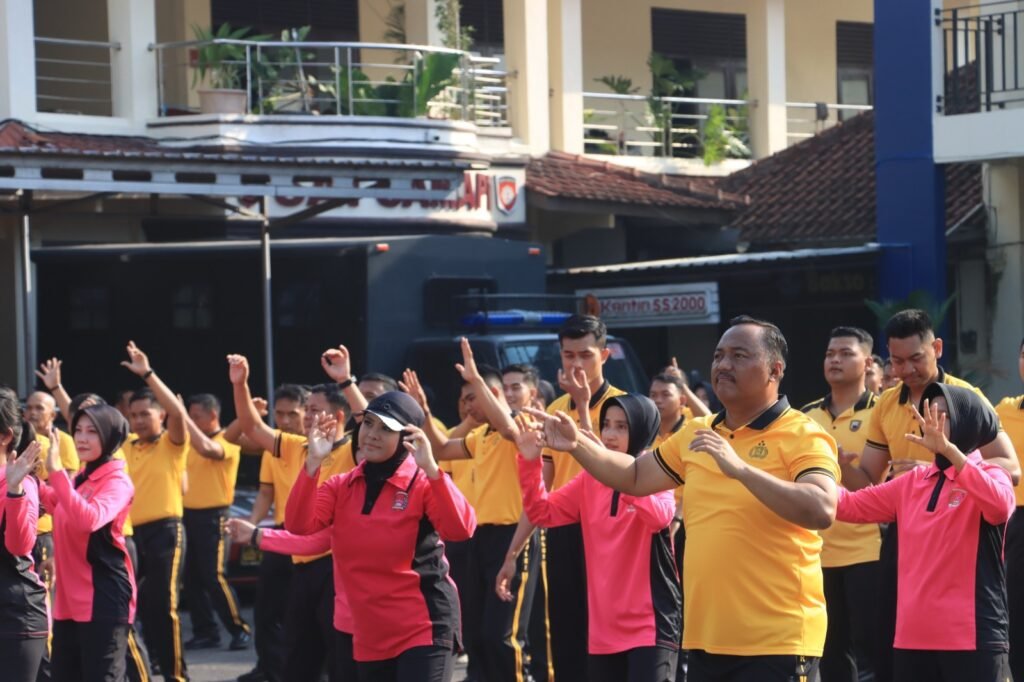 Polresta Cilacap menggelar olahraga bersama di Lapangan Apel Polresta Cilacap, Jumat (12/6/2026). FOTO: Humas Polresta Cilacap