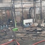 Kios delapan pintu di Jalan Wadassari 4, RT 04/RW 02, Kelurahan Pondok Betung, Kecamatan Pondok Aren, Tangerang Selatan, pada Sabtu pagi sekitar pukul 05.40 WIB. FOTO: Henny06/PORTALBMI.ID
