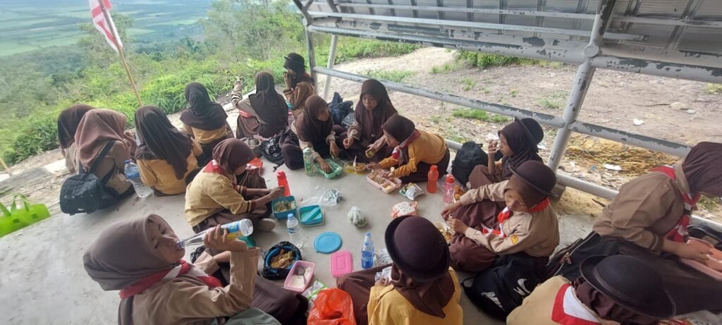 Gugus Depan (Gudep) SDN 5 Mentibar dan SDN 12 Bentunai Kec. Selakau sukses menggelar kegiatan Latihan Gabungan (Latgab). FOTO: Aef05/PORTALBMI.ID
