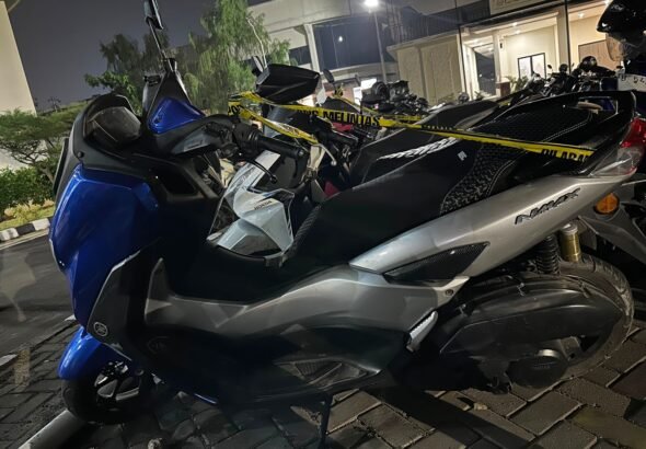 Dua pelaku berhasil diamankan setelah diduga terlibat dalam pencurian sepeda motor Yamaha NMAX. FOTO: Henny06/PORTALBMI.ID